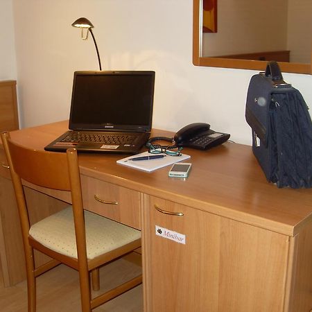 Hotel Tirrenus Perugia Exterior foto